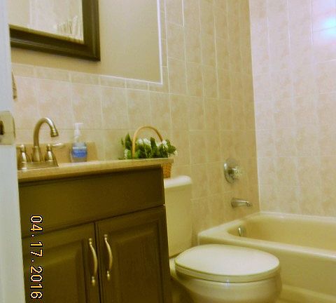 Main floor full bath