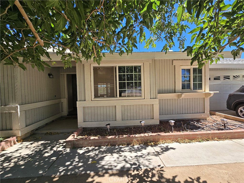 11031 Victor Ave, Hesperia, CA 92345 | MLS #RS25230062 | Zillow
