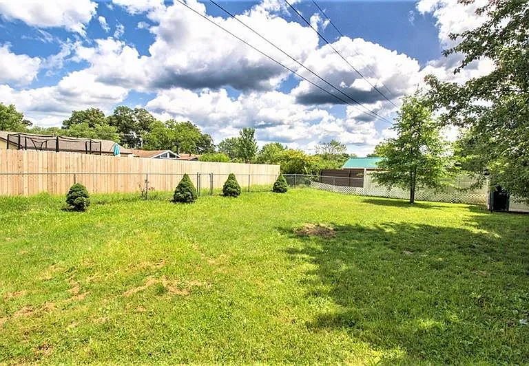 411 Sussex Dr — Photo 26
