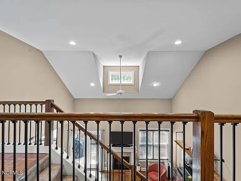 177 Pinebranch Ct — Photo 18