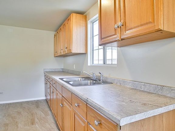 5th image of 16815 E Benbow St