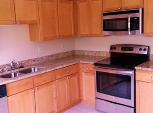 1039 Michael Ct APT 325, Glendale Heights, IL 60139