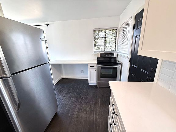 5th image of 4808 N Francis Ave