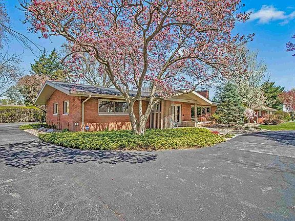 2nd image of 3010 Greenleaf Blvd