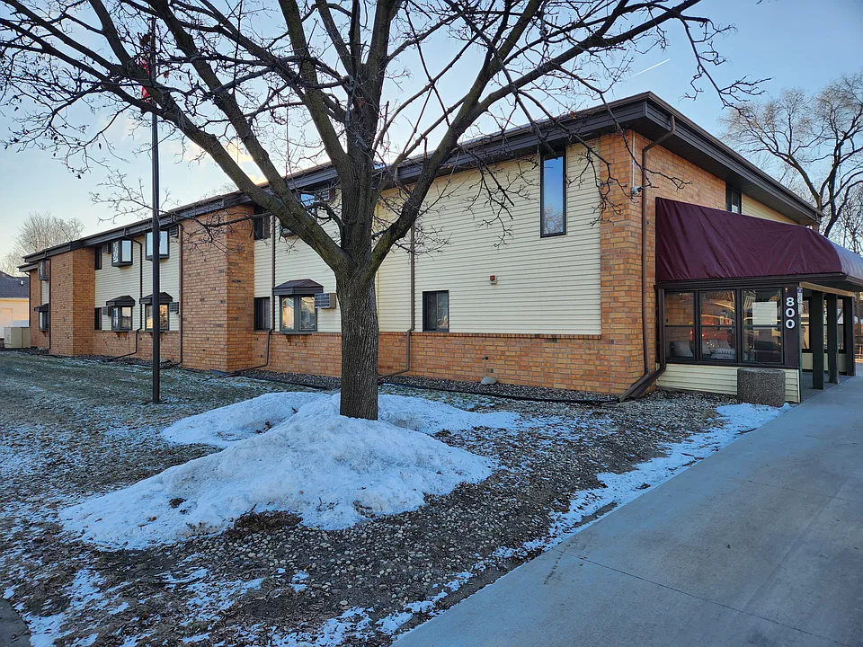800 Saint James St #1