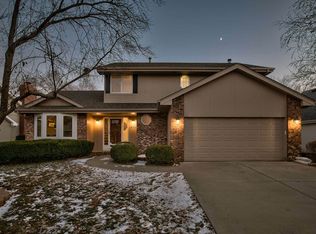 16027 Davenport St, Omaha, NE 68118