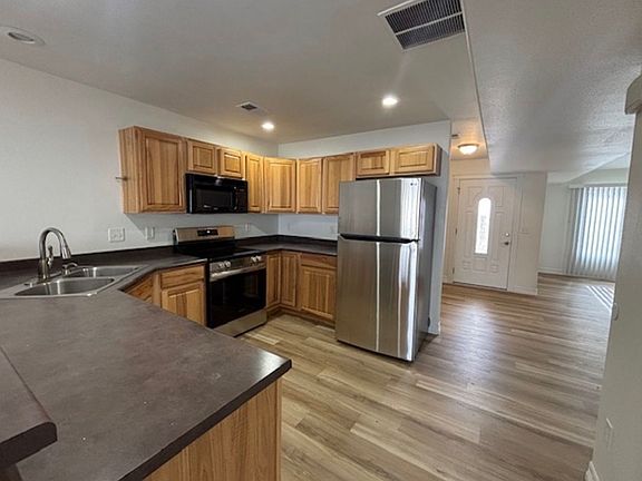 5th image of 5217 N Haven St #1