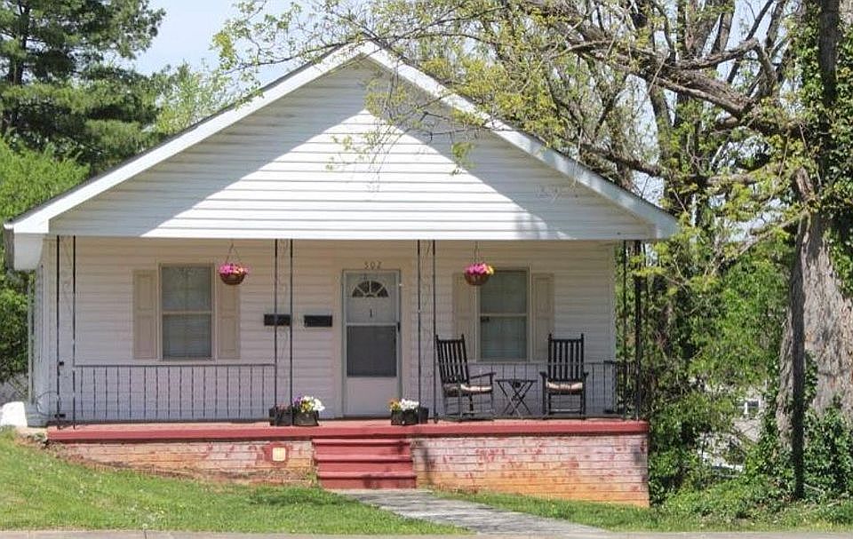 1st image of 502 Lamont St