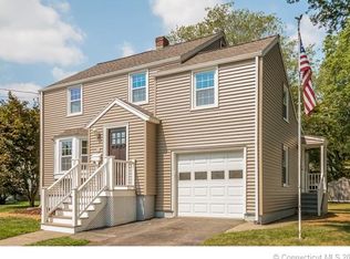 32 Blamey Cir, Stratford, CT 06614
