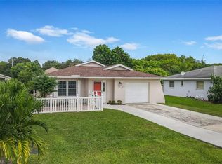 679 110th Ave N, Naples, FL 34108