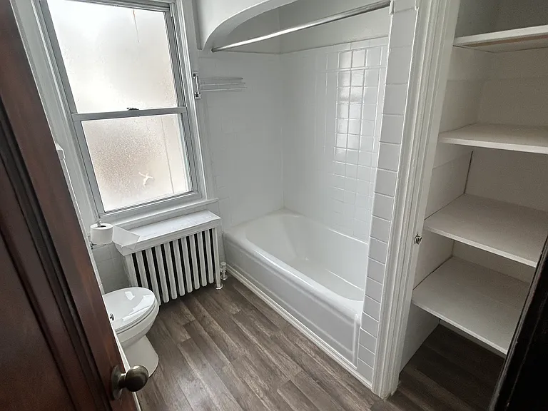 Fully updated bathroom