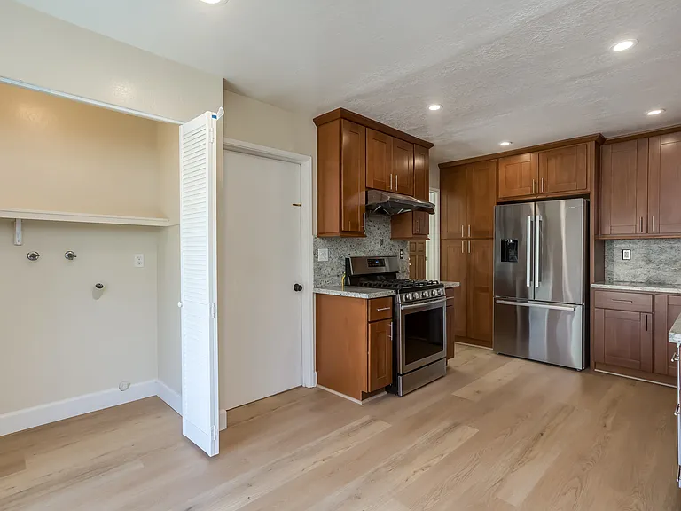 5137 Ishimatsu Pl — Photo 8