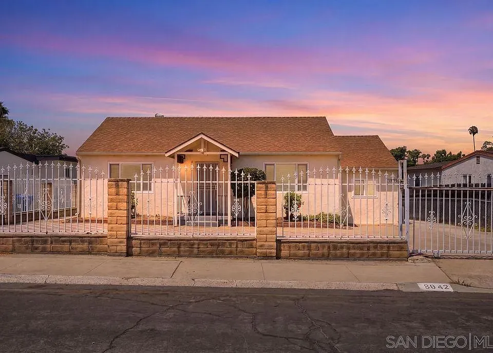 3942 Casita Way