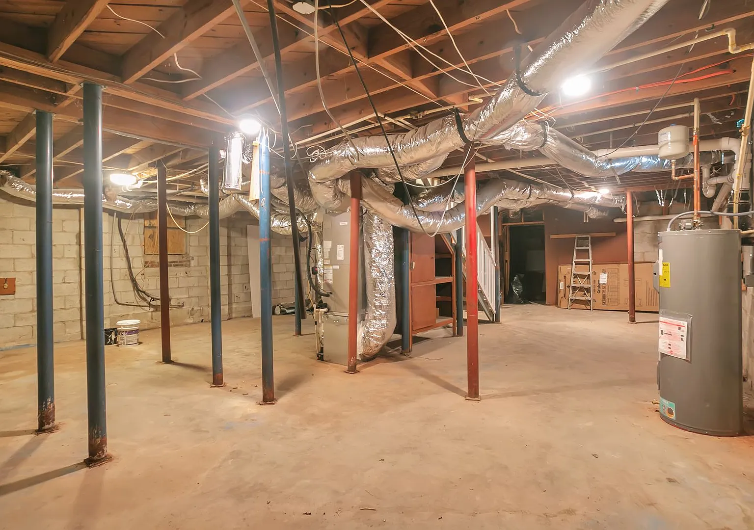Room in 4 Bedroom Home at Santa Monica Dr — Photo 2
