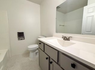 4385 Frazho Rd #260-204, Warren, MI 48091