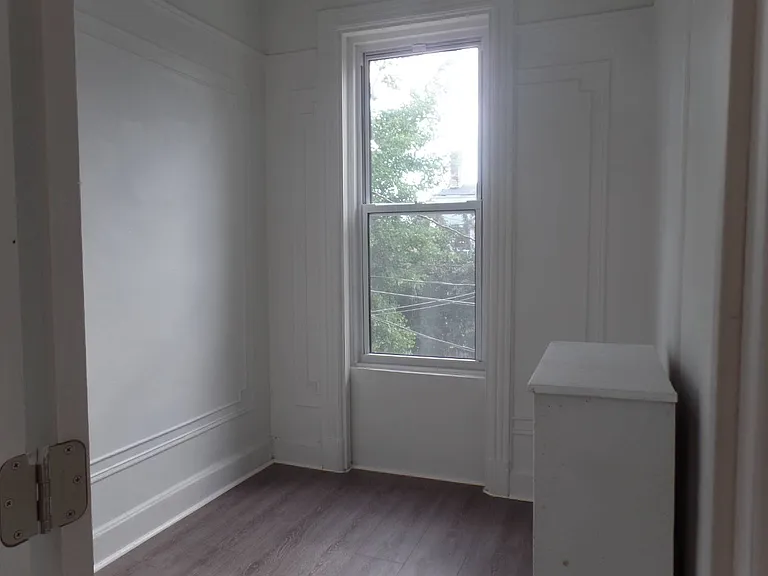 71 Euclid Ave #2 — Photo 4