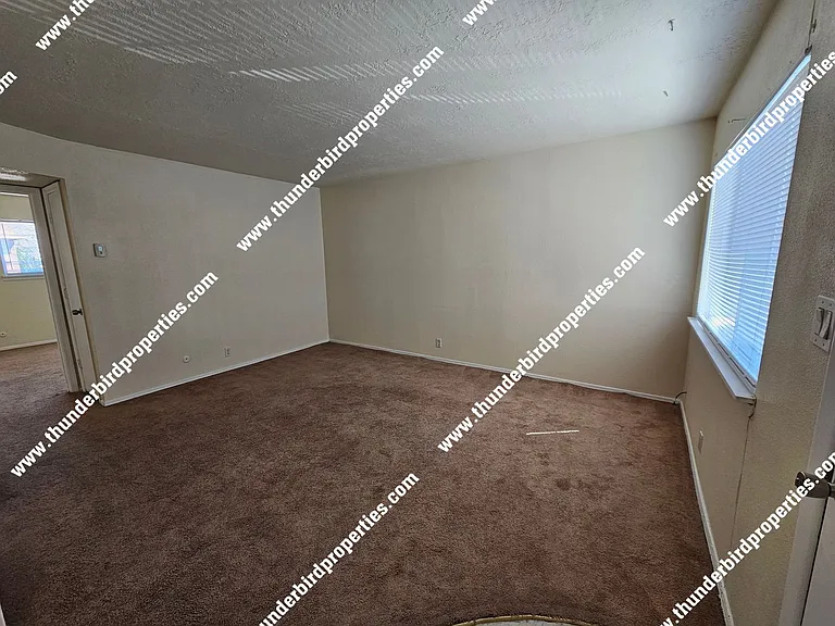 1701 Girard Blvd SE — Photo 6