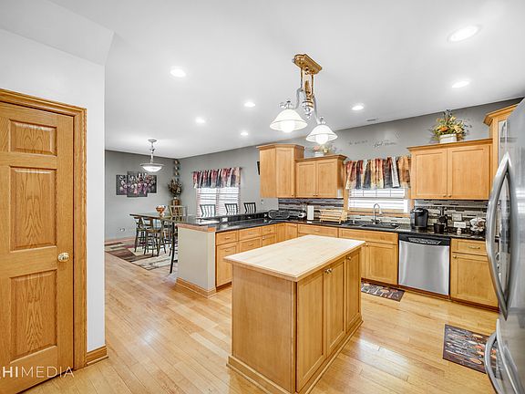 5th image of 11724 S Komensky Ave