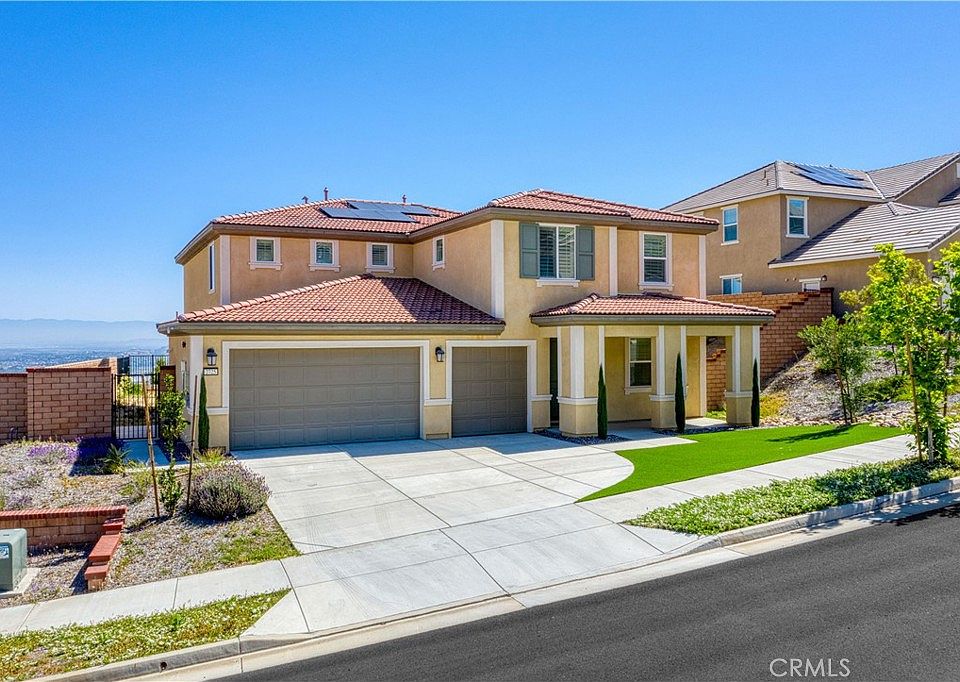 1st image of 2725 Sierra Bella Dr
