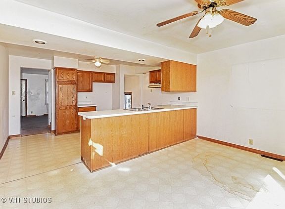4th image of 343 Merrill Ave