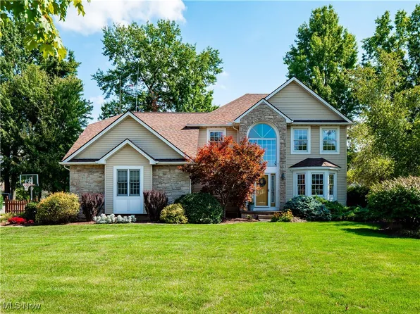 4215 White Pine St, Avon, OH 44011