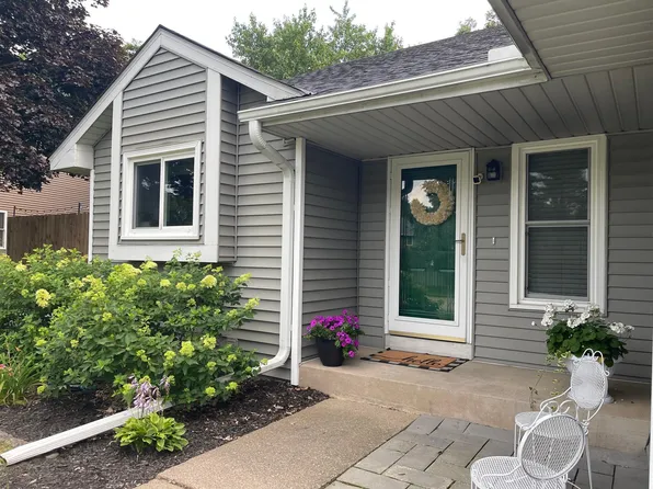 9719 Penn Ave N, Brooklyn Park, MN 55444