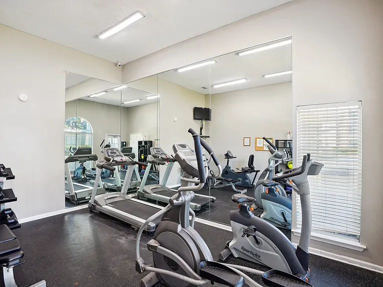 Palm Club Apartment Homes — Photo 9