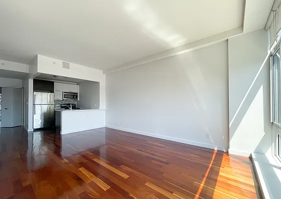 Rented by Kahen Properties | media 8