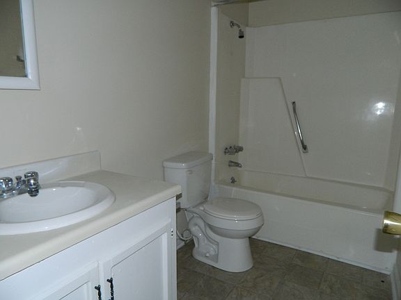 5th image of 113 Drake St #B