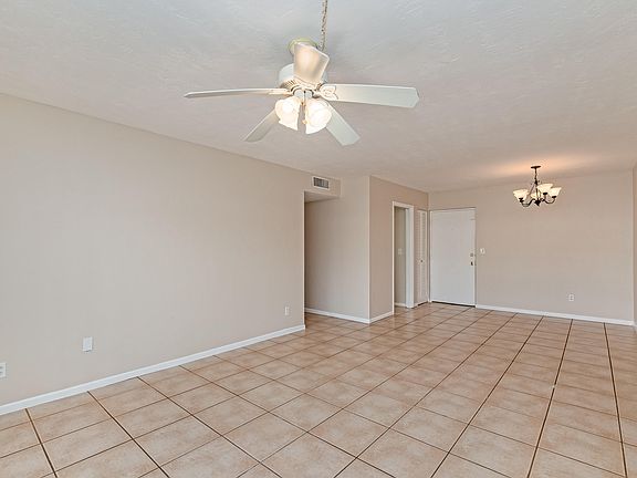 5th image of 223 Columbia Dr APT 208