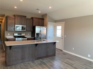 406 W Weymouth #B, Siloam Springs, AR 72761