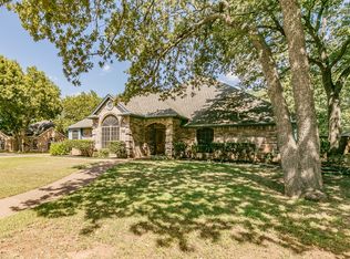 7708 Ridgeway Ct, North Richland Hills, TX 76182