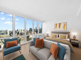 605 W 42nd St