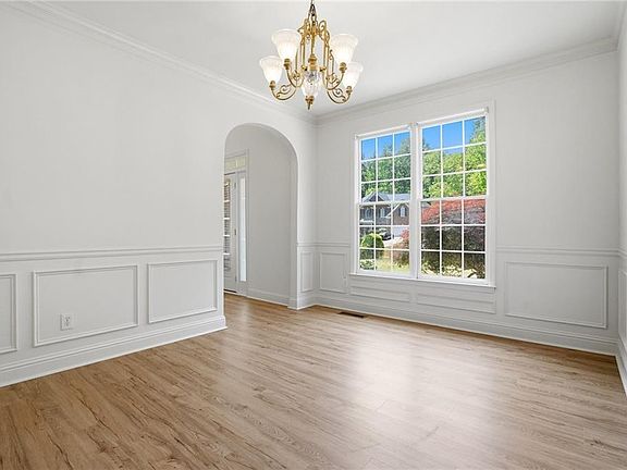 3rd image of 4025 Eyrie Farms Ln