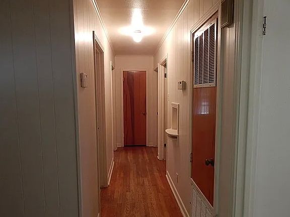 3rd image of 222 Wayside Dr