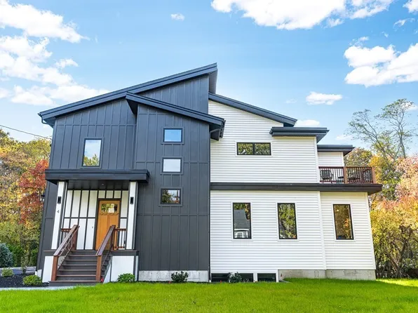 4 Morrison Rd, Burlington, MA 01803
