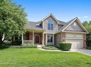 641 Clarendon Ln, Aurora, IL 60504