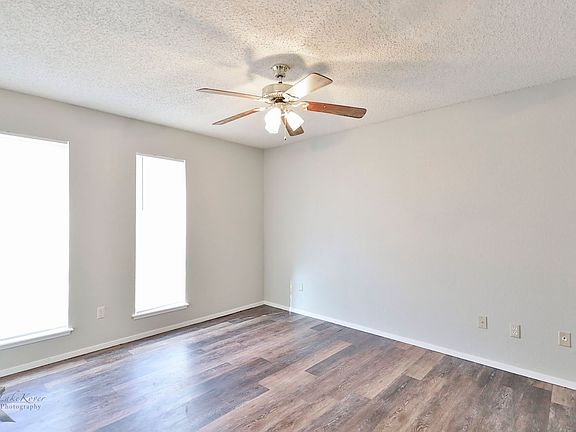 3rd image of 419 Somerset Pl