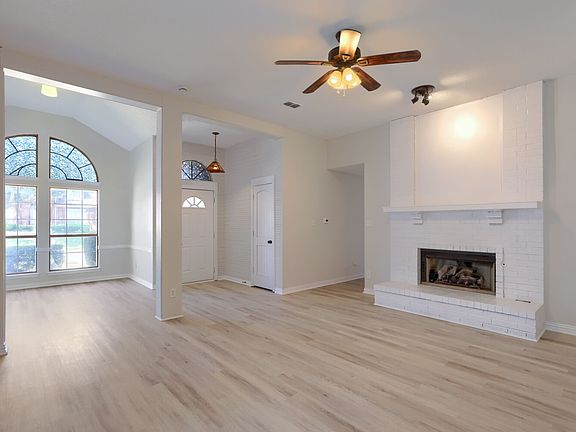 5th image of 920 Jacksonhole Ln