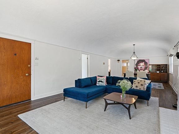 4th image of 2317 Vineyard Ave