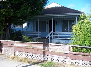 140 N 8th St, Lakeside, OR 97449