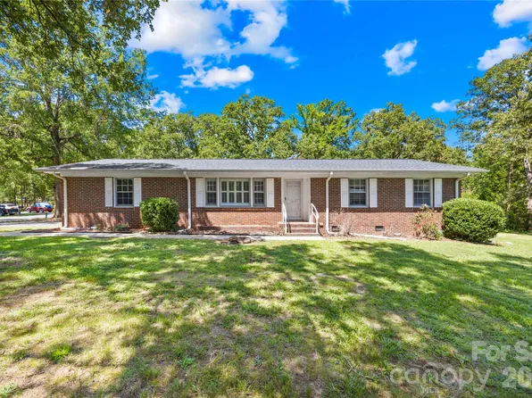 1012 Forest Dr, Marshville, NC 28103