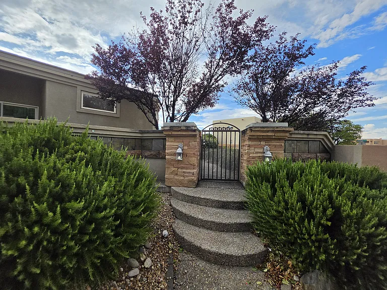 8400 Oakland Ave NE — Photo 6