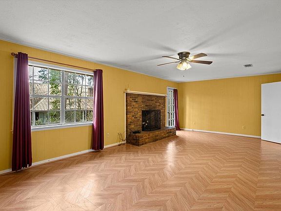 5th image of 103 Parks St