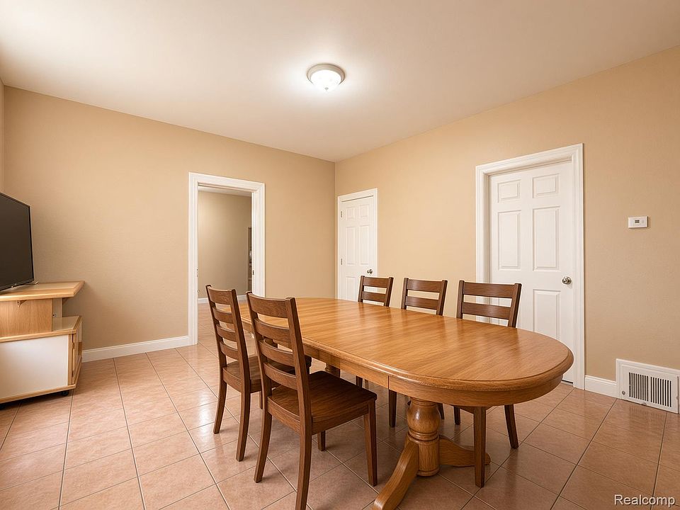 6545 W Edsel Ford Fwy, photo 15