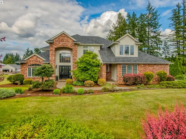 17900 S Fieldstone Ln, Oregon City, OR 97045