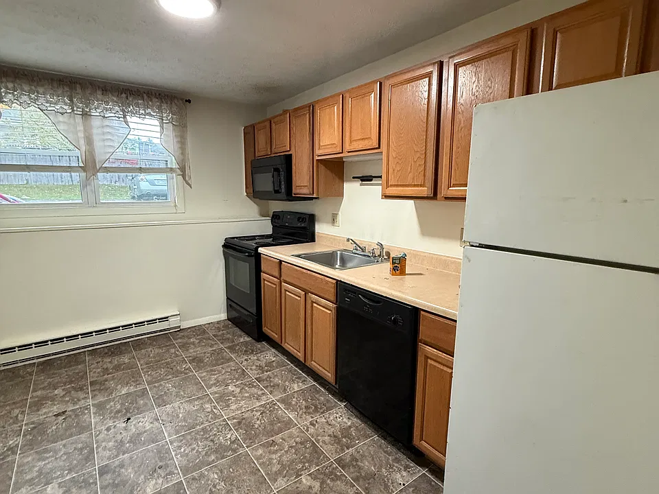 63 Washington Ave #8