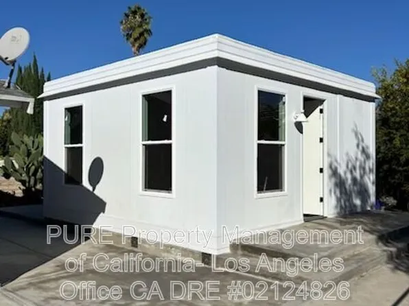 1135 E 67th St, Los Angeles, CA 90001