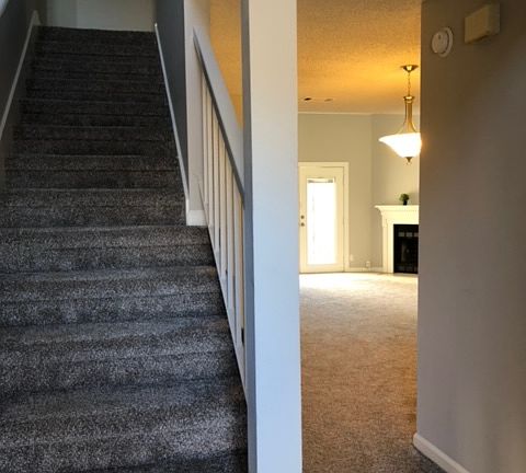 3rd image of 340 Yorkshire Cir