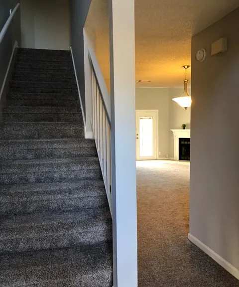 340 Yorkshire Cir — Photo 3